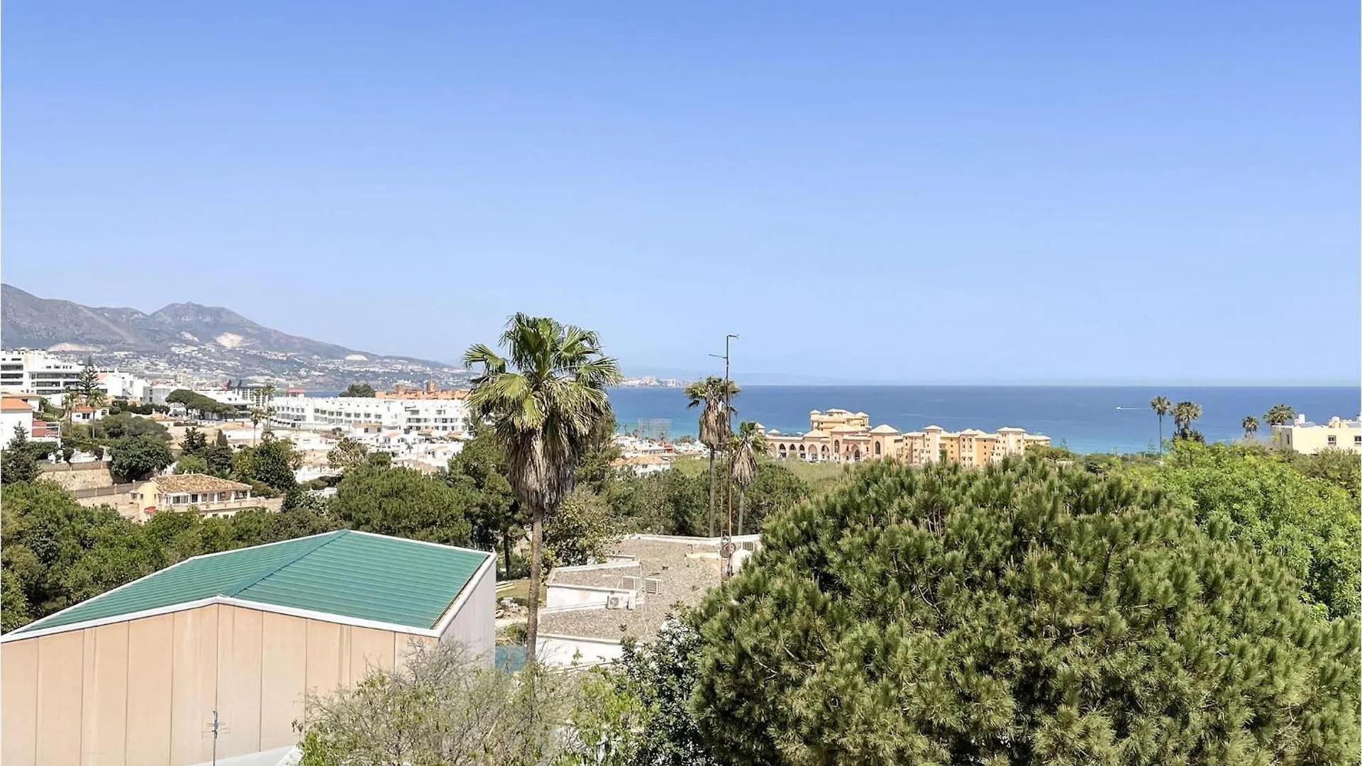 6 Bedroom Stunning Home In Las Lagunas De Mijas Fuengirola 0*,