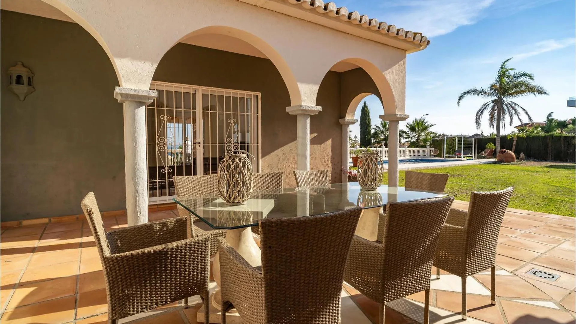 6 Bedroom Stunning Home In Las Lagunas De Mijas Fuengirola 0*,