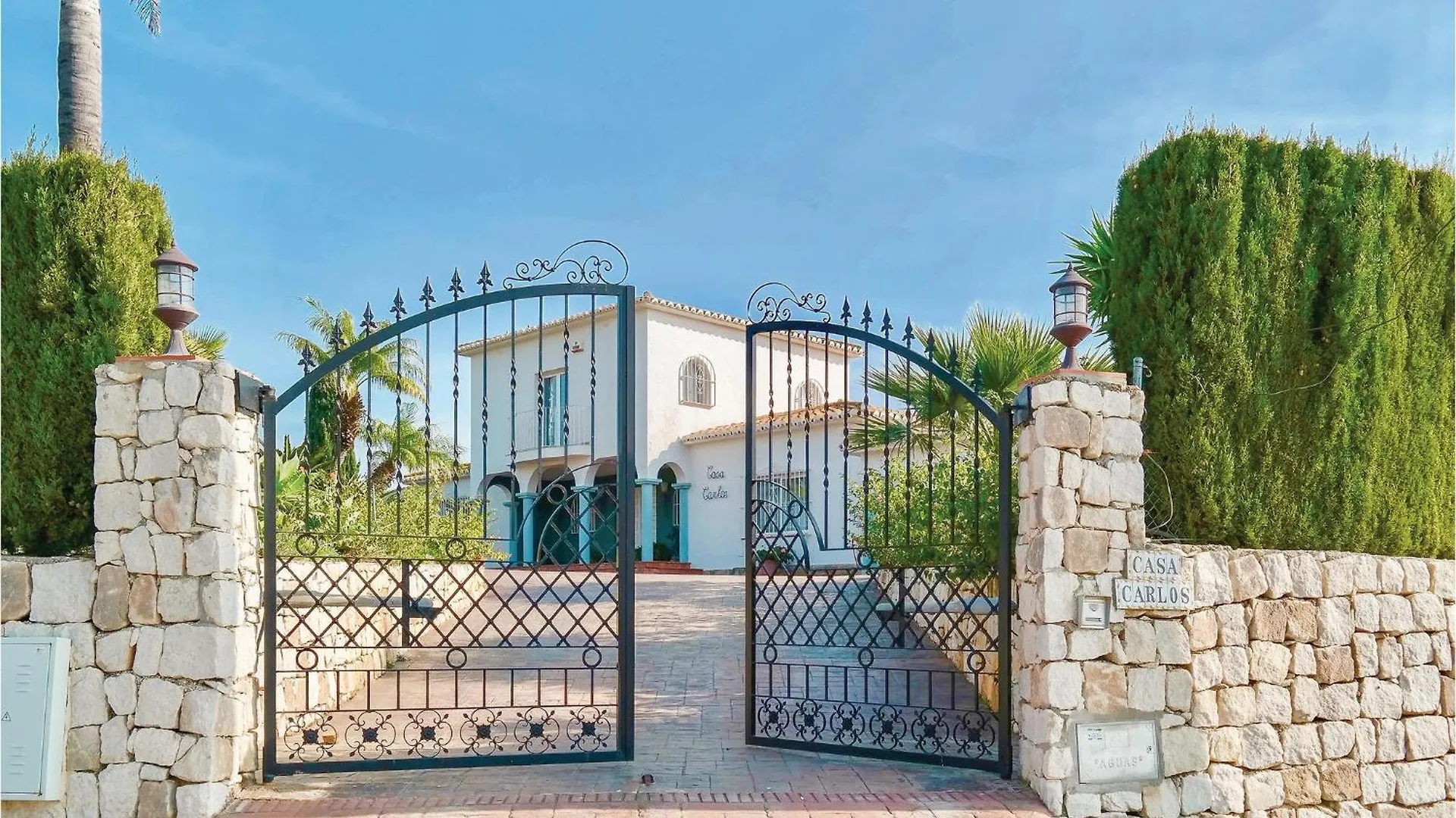 6 Bedroom Stunning Home In Las Lagunas De Mijas Fuengirola 0*,  Spain